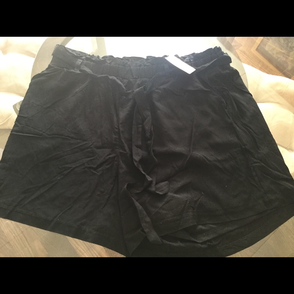 NEW! Black TORRID shorts 1 1X 14/16 pull on